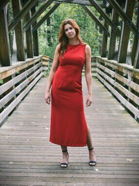 1980's/1990's Embroidered Red Keyhole Evening Gown - Women's Size 8/M